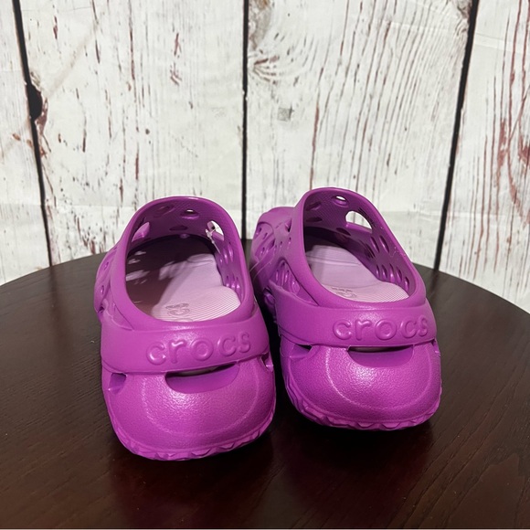 CROCS Women's Vibrant Purple Clogs - Picture 5 of 14